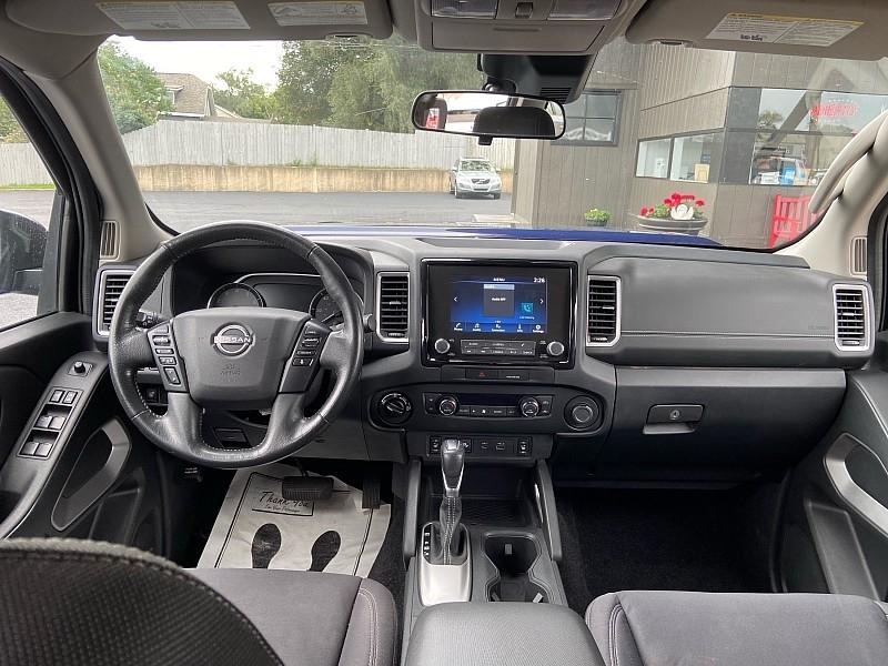 Nissan Frontier SV Crew Cab 4WD 2022