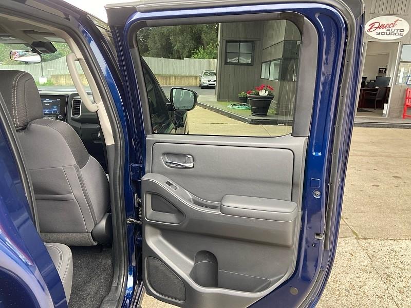 Nissan Frontier SV Crew Cab 4WD 2022