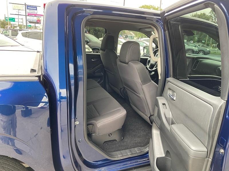 Nissan Frontier SV Crew Cab 4WD 2022