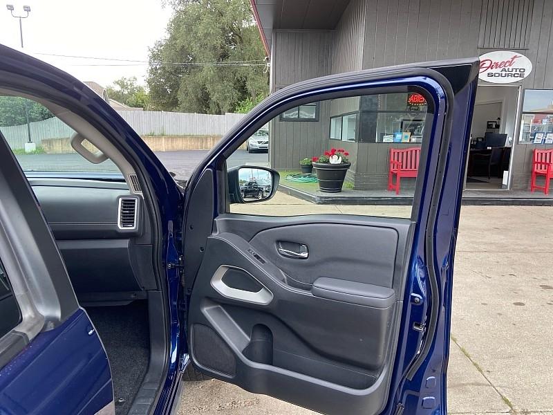 Nissan Frontier SV Crew Cab 4WD 2022
