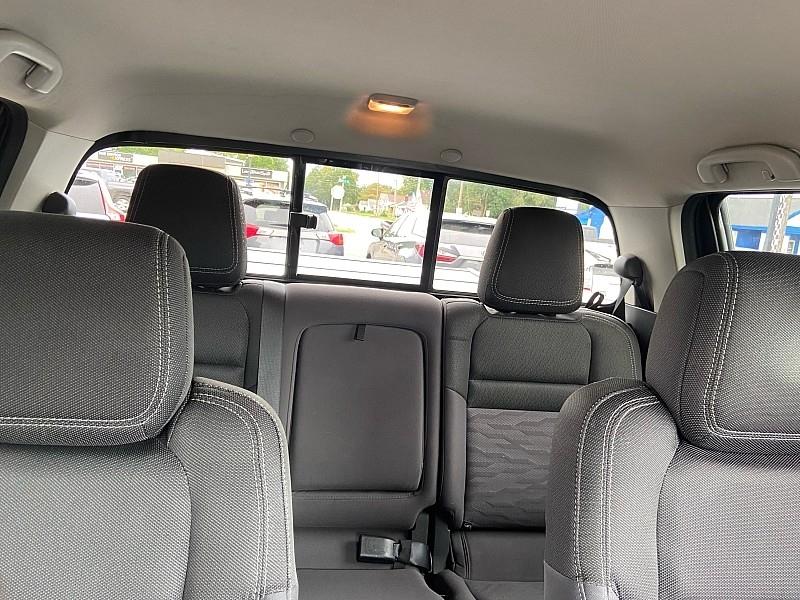 Nissan Frontier SV Crew Cab 4WD 2022