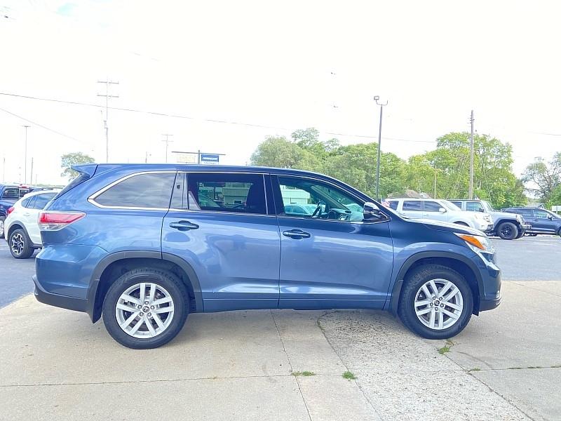 Toyota Highlander LE FWD V6 2016