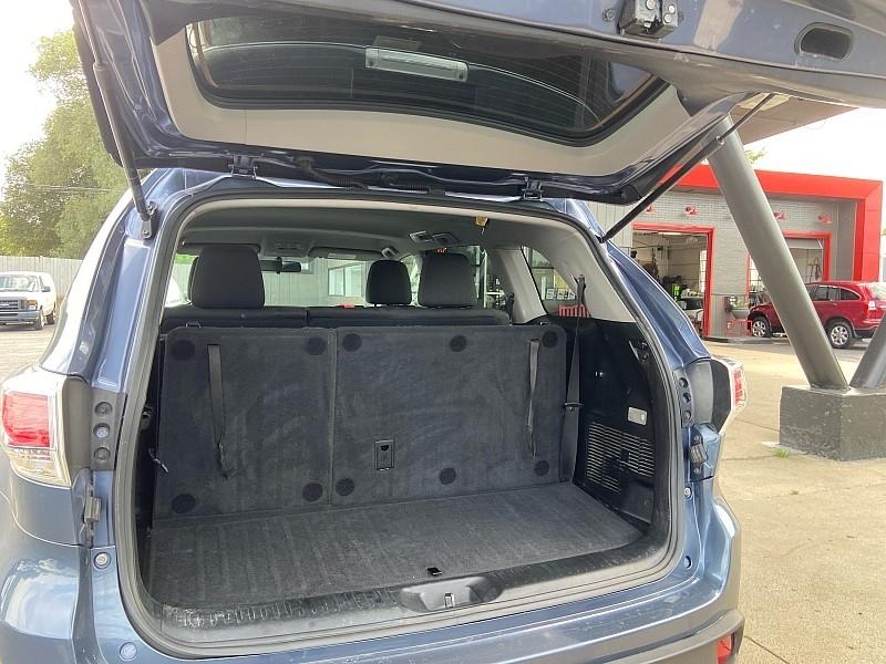 Toyota Highlander LE FWD V6 2016