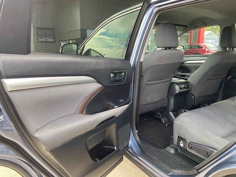 Toyota Highlander LE FWD V6 2016
