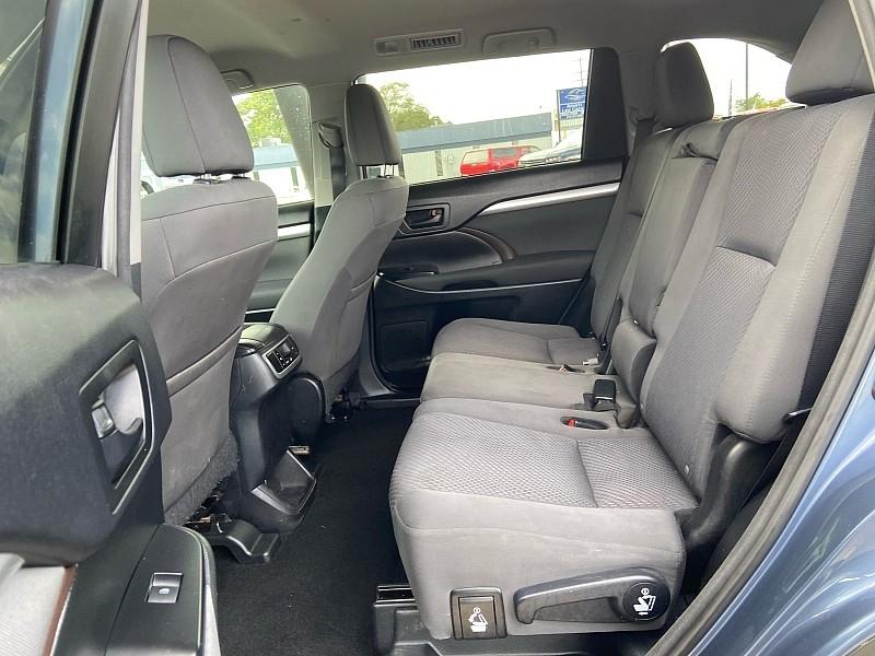 Toyota Highlander LE FWD V6 2016