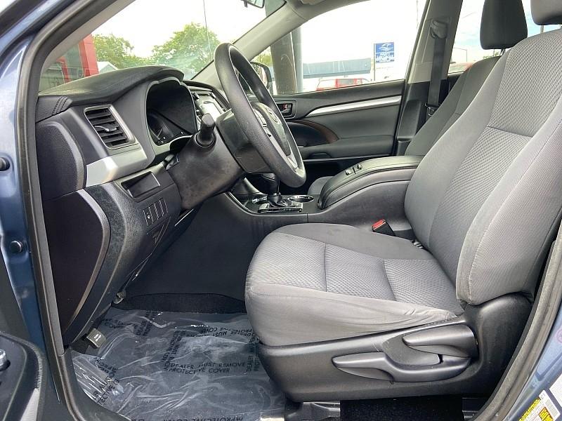 Toyota Highlander LE FWD V6 2016