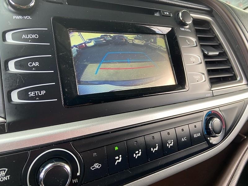 Toyota Highlander LE FWD V6 2016