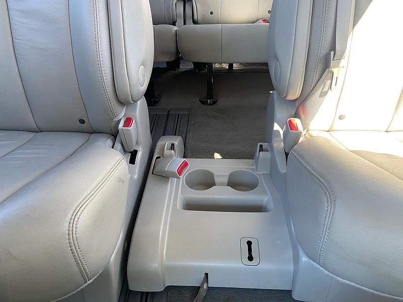 Toyota Sienna XLE FWD Mobility Access 7-Passenger V6 2012