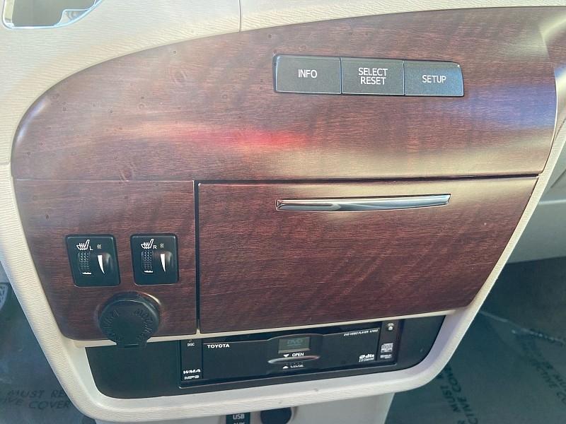 Toyota Sienna XLE FWD Mobility Access 7-Passenger V6 2012
