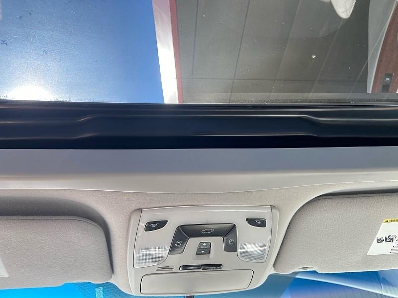 Toyota Sienna XLE FWD Mobility Access 7-Passenger V6 2012