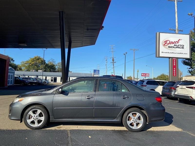 Toyota Corolla LE 4-Speed AT 2013