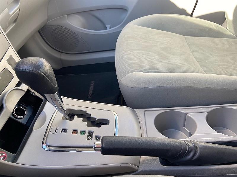 Toyota Corolla LE 4-Speed AT 2013
