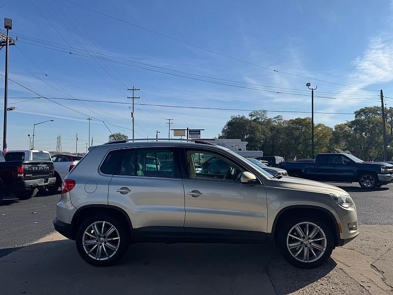 Volkswagen Tiguan SE 2011