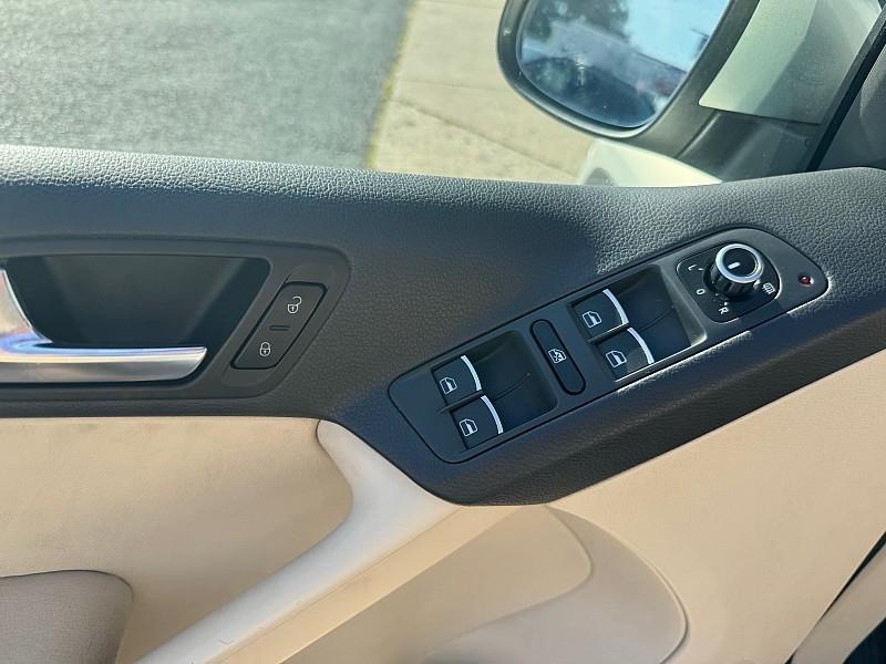 Volkswagen Tiguan SE 2011