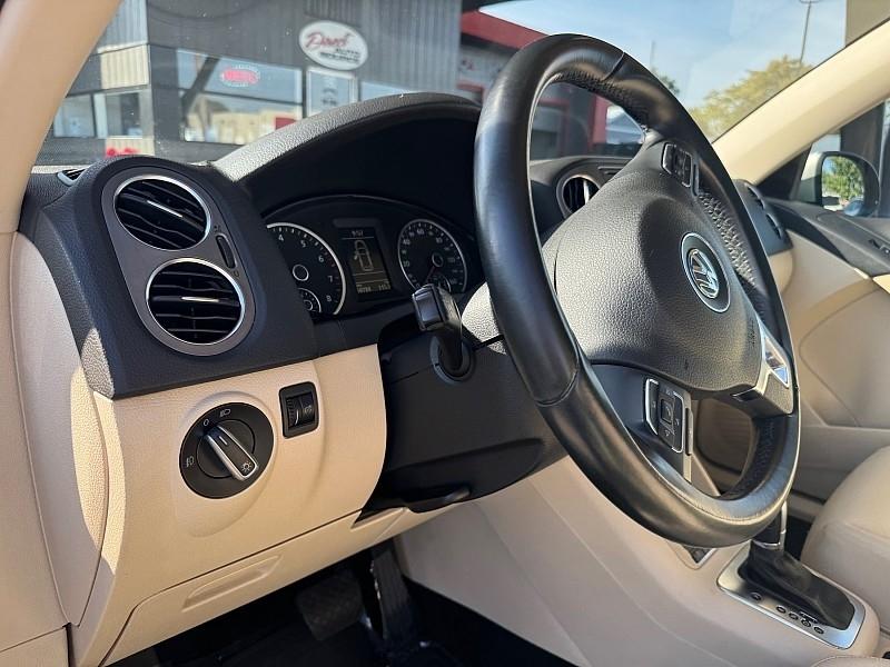 Volkswagen Tiguan SE 2011