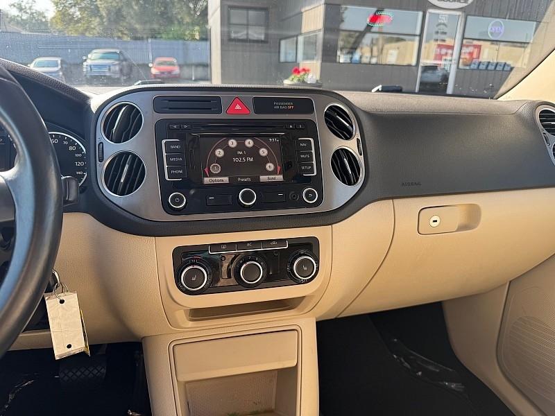 Volkswagen Tiguan SE 2011