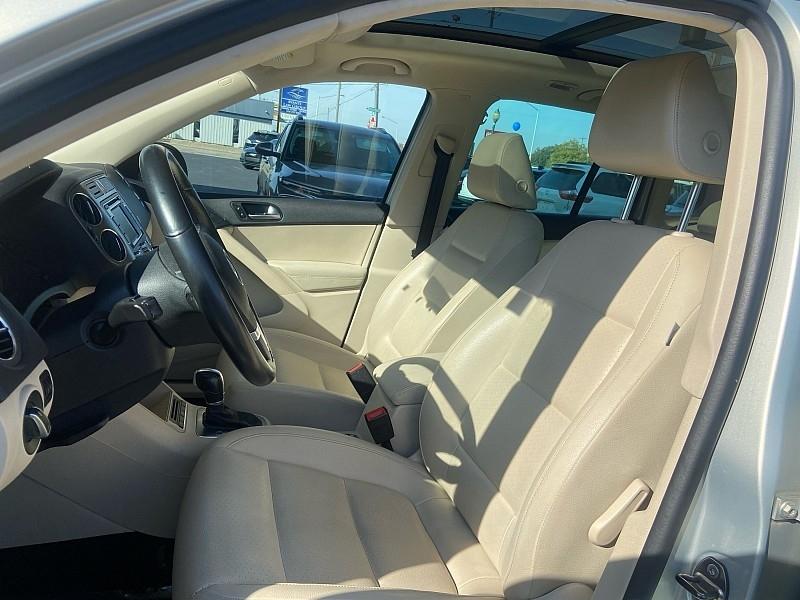 Volkswagen Tiguan SE 2011