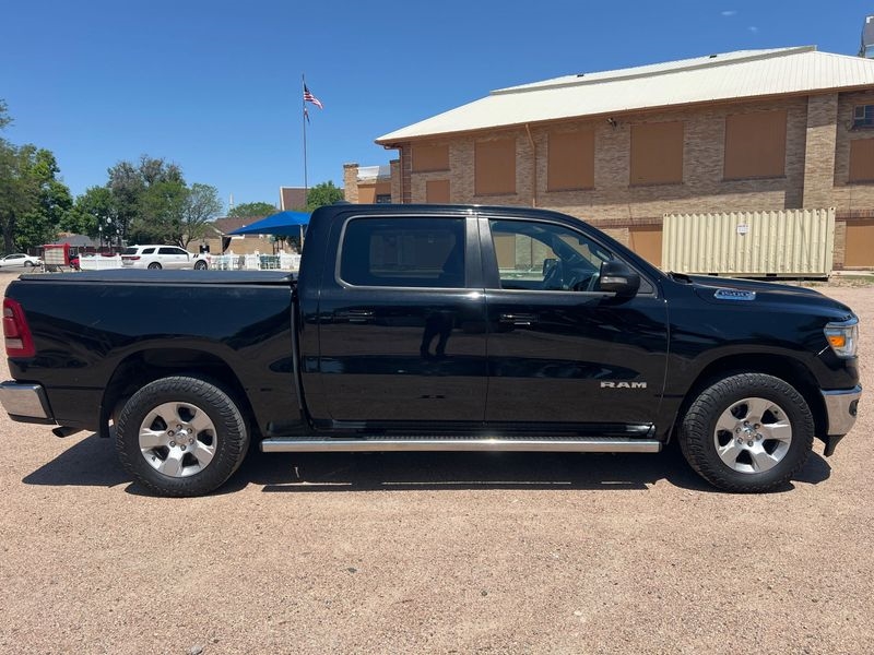 RAM 1500 Big Horn 4x4 Crew Cab 5'7" Box 2022