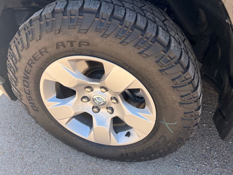 RAM 1500 Big Horn 4x4 Crew Cab 5'7" Box 2022