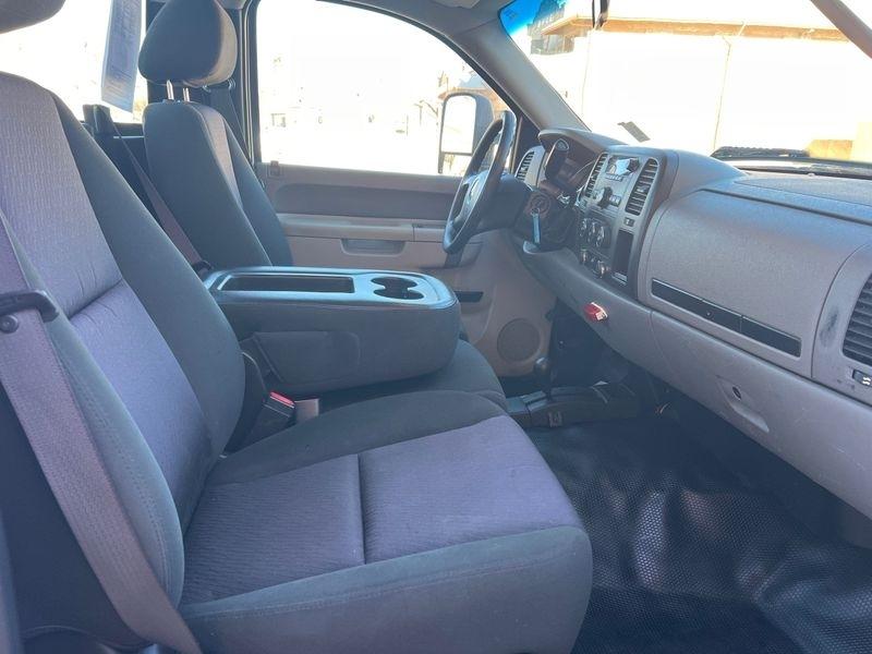 GMC Sierra 2500HD 4WD Reg Cab 133.7" Work Truck 2011