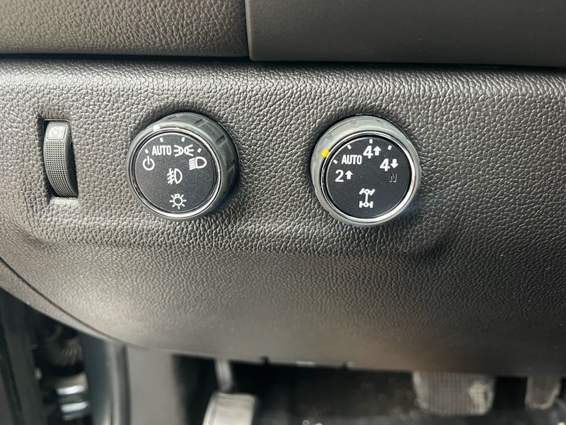 GMC Canyon 4WD Crew Cab 128.3" SLT 2015