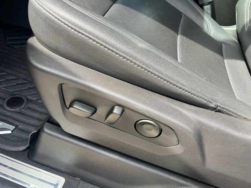 Chevrolet Silverado 1500 4WD Crew Cab 147" LTZ 2024