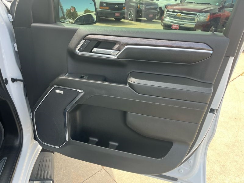 Chevrolet Silverado 1500 4WD Crew Cab 147" LTZ 2024