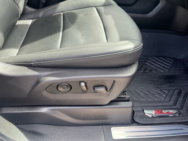 Chevrolet Silverado 1500 4WD Crew Cab 147" LTZ 2024