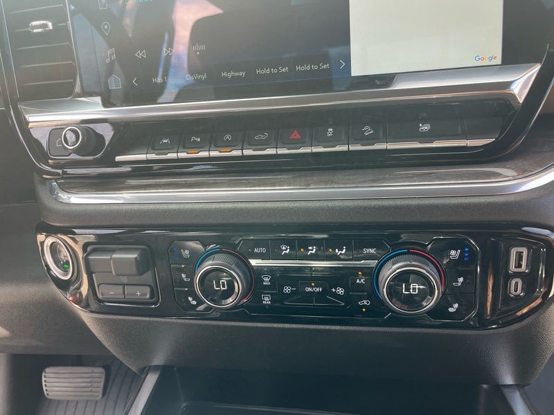 Chevrolet Silverado 1500 4WD Crew Cab 147" LTZ 2024