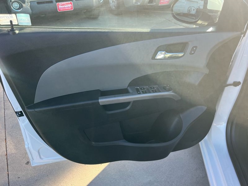 Chevrolet Sonic 4dr Sdn Auto Premier 2019