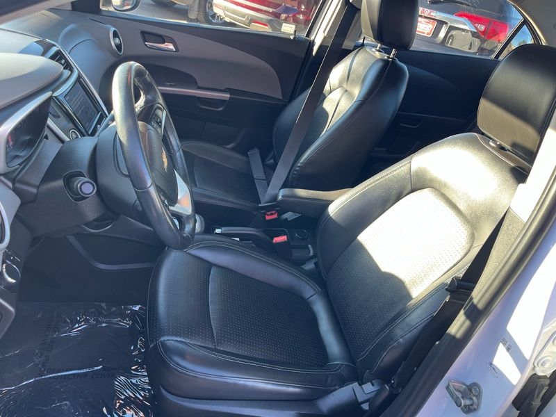 Chevrolet Sonic 4dr Sdn Auto Premier 2019