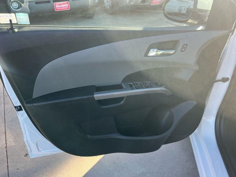 Chevrolet Sonic 4dr Sdn Auto Premier 2019