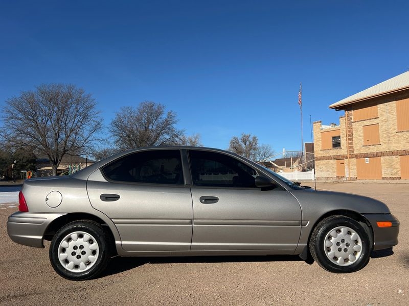 Dodge Neon 4dr Sdn Highline 1999
