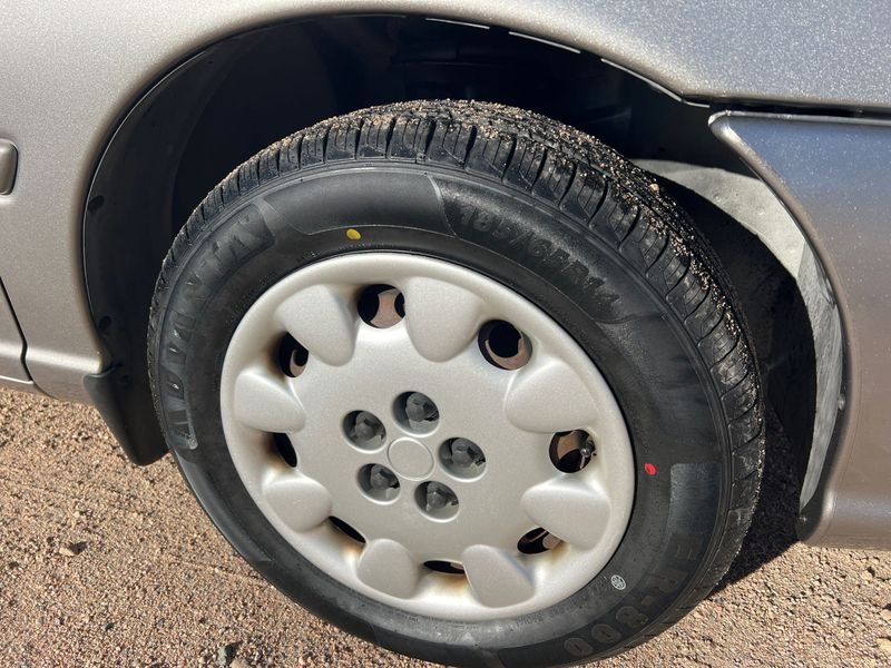 Dodge Neon 4dr Sdn Highline 1999