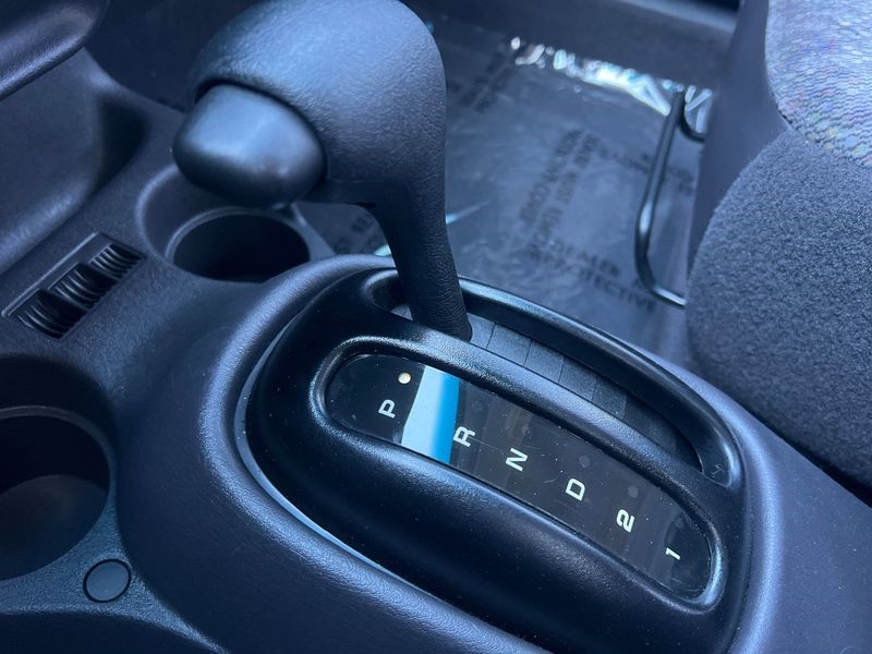 Dodge Neon 4dr Sdn Highline 1999