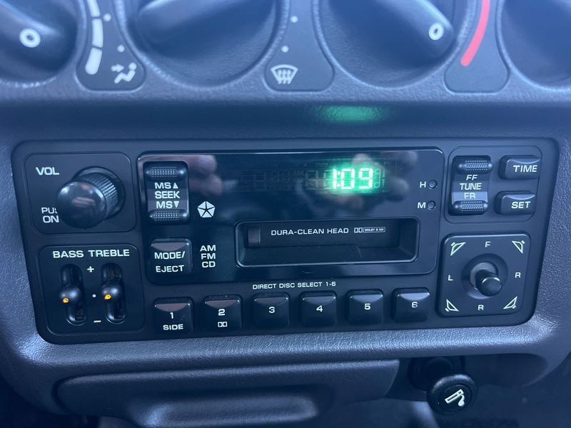 Dodge Neon 4dr Sdn Highline 1999