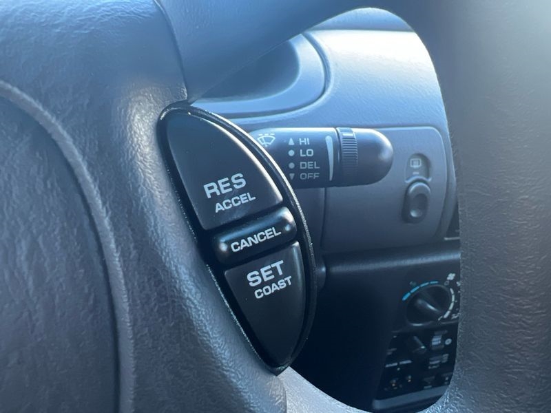 Dodge Neon 4dr Sdn Highline 1999