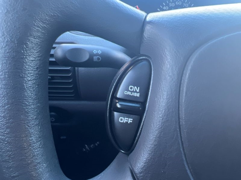 Dodge Neon 4dr Sdn Highline 1999