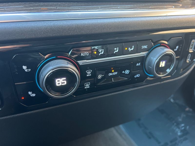 Chevrolet Silverado 1500 4WD Crew Cab 147" LT w/1LT 2023