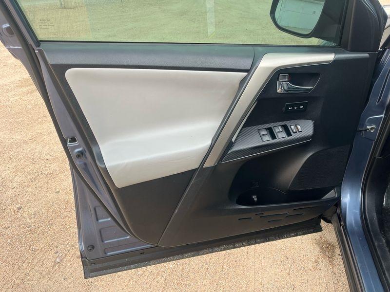 Toyota RAV4 AWD 4dr Limited (Natl) 2014