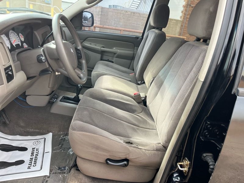 Dodge Ram 1500 4dr Quad Cab 140.5" WB 4WD SLT 2004