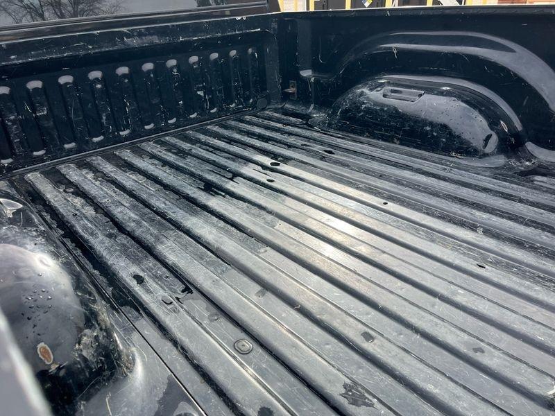 Dodge Ram 1500 4dr Quad Cab 140.5" WB 4WD SLT 2004