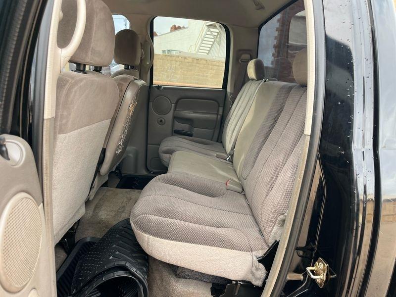 Dodge Ram 1500 4dr Quad Cab 140.5" WB 4WD SLT 2004