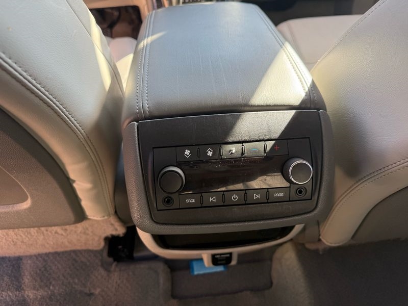 GMC Acadia AWD 4dr SLT w/SLT-1 2015