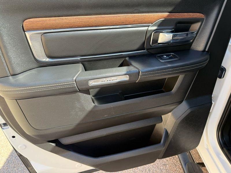 RAM 1500 Laramie 4x4 Crew Cab 5'7" Box 2018