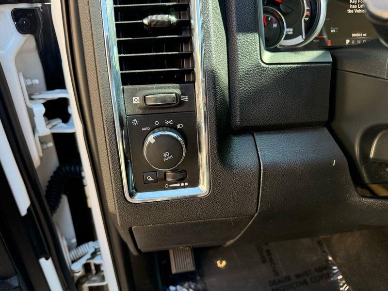 RAM 1500 Laramie 4x4 Crew Cab 5'7" Box 2018