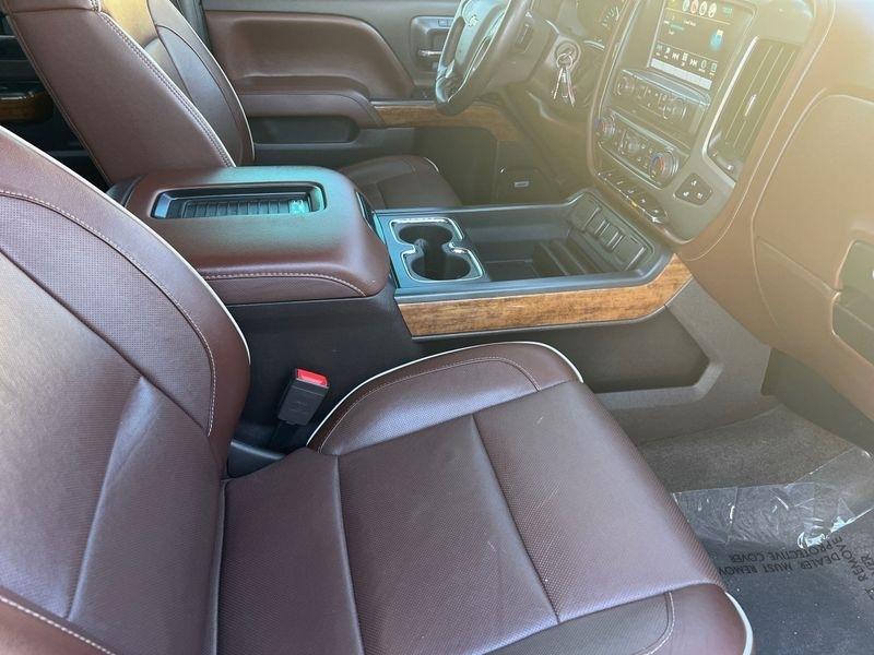 Chevrolet Silverado 1500 4WD Crew Cab 153.0" High Country 2017