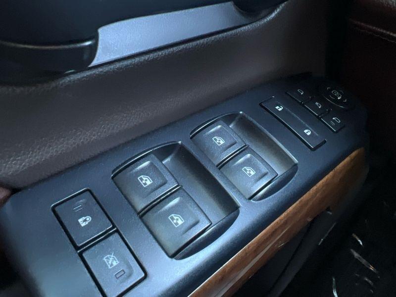 Chevrolet Silverado 1500 4WD Crew Cab 153.0" High Country 2017