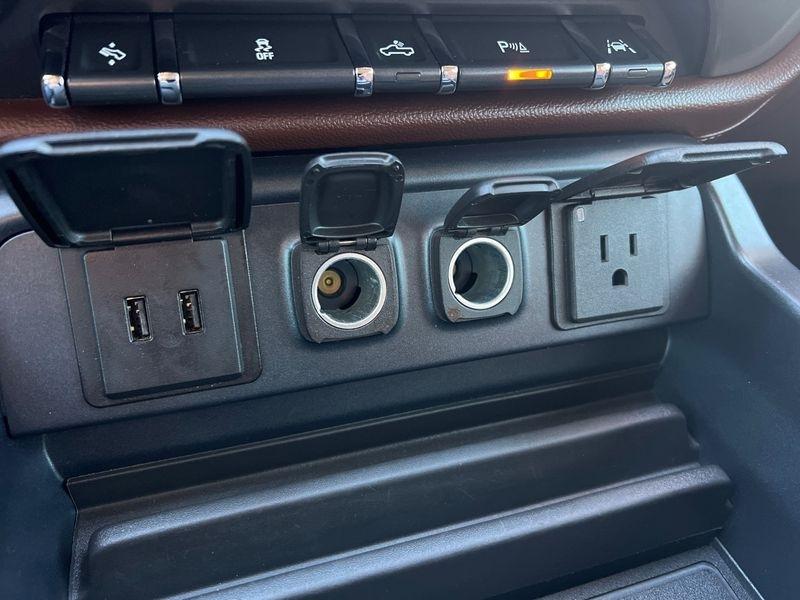 Chevrolet Silverado 1500 4WD Crew Cab 153.0" High Country 2017