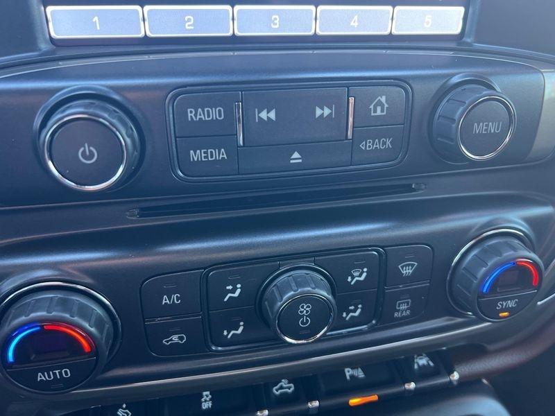 Chevrolet Silverado 1500 4WD Crew Cab 153.0" High Country 2017